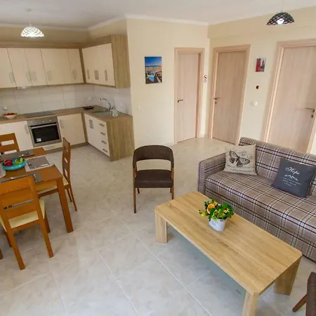 Nijay No 2 First Floor Front Quiet Location *