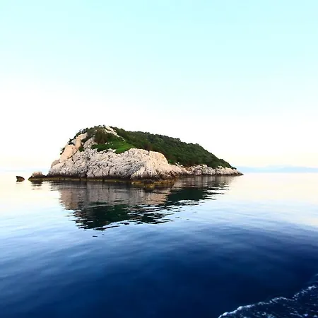 Nijay No 2 First Floor Front Quiet Location * Spartokhórion